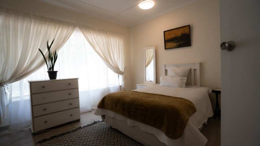  Bedroom Property for Sale in Flamwood North West
